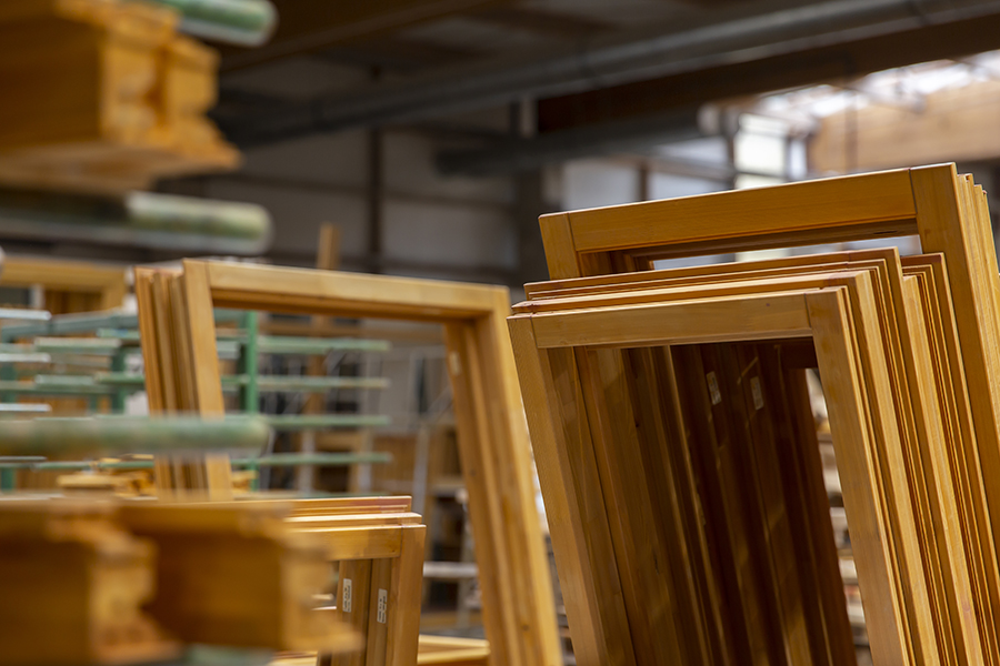 Firma CDM specjalizuje się w wytwarzaniu wysokojakościowej stolarki okiennej