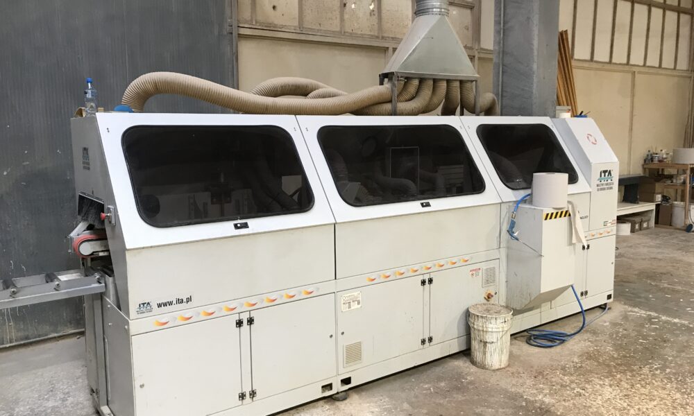 Szlifierka przelotowa Ecoline dostarczona przez firmę ITA