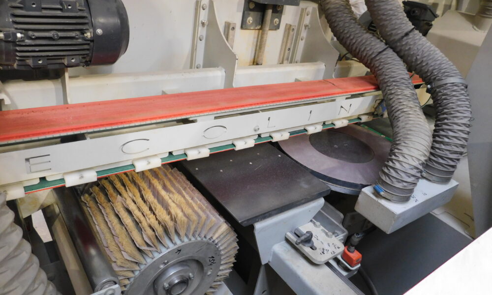 Szlifierka przelotowa Ecoline dostarczona przez firmę ITA