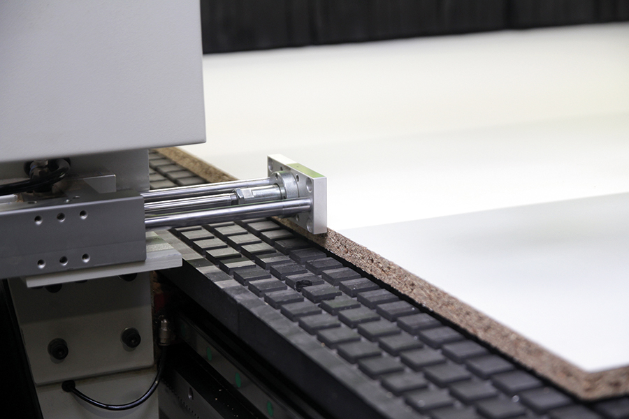 ... podobnie jak system pozycjonowania materiału na polu roboczym. Fot. Seron