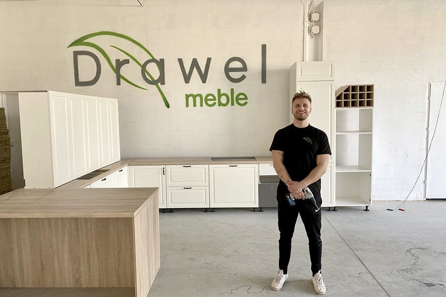 Siłę Drawela stanowi zespół stolarzy z zacięciem artystycznym. Fot. Drawel Meble