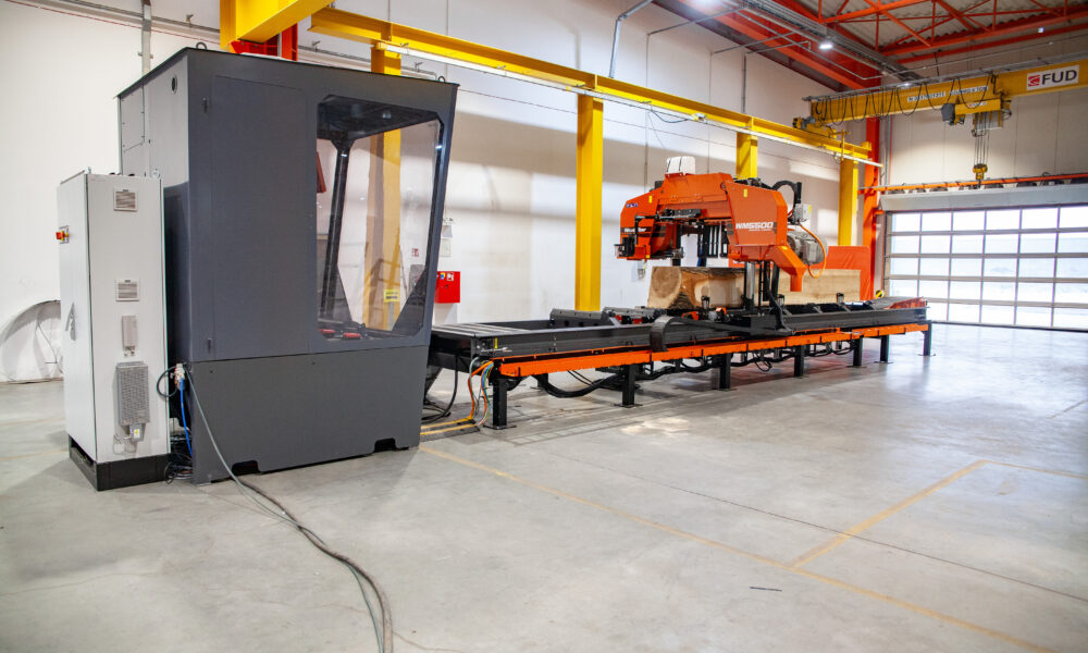 Wood-Mizer wprowadza na rynek WM5500: przemysłowy trak nowej generacji o zwiększonej wydajności i zaawansowanej technologii